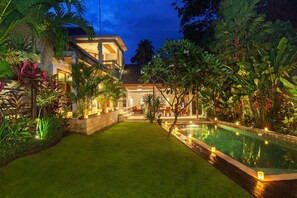 2BR villa, 5 mins walk to shops &amp; Beach
