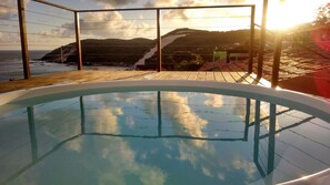 Jacuzzi no deck do terraço