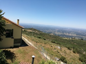 Jardim e vista da casa