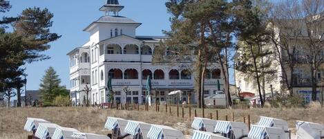 Villa Seeblick Binz vom Strand aus gesehen.