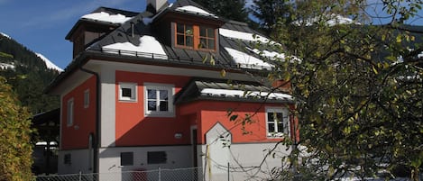 Schnuck villa, the red holiday house
