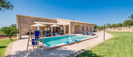 Ländliche Finca auf Mallorca mit Pool und Grill 