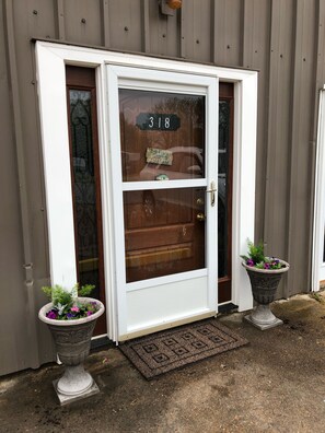 318 E. Main St.
Warsaw, Mo. 65355