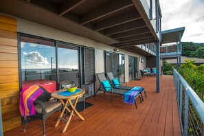 Downstairs lanai. 