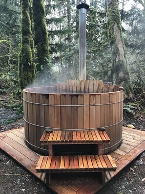 Cedar tub
