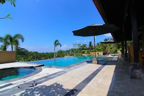 5 bedroom villa with Private Pool