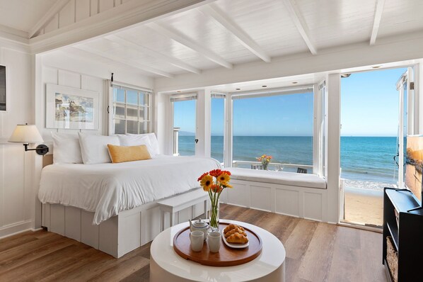Full bed with a view!