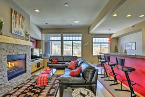 Living Room | 1st Floor | Central Heating | Smart TV