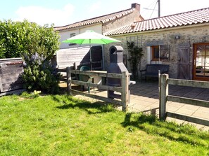 The Terrace at Wisteria Cottage in Sigournais
