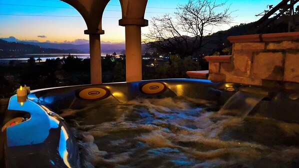 Bain à remous extérieur