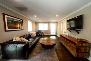 Living Area and Dining Room Seating for Four