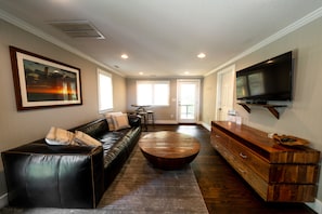 Living Area and Dining Room Seating for Four