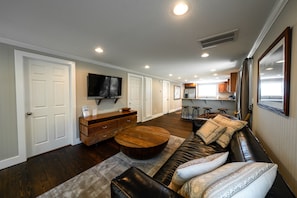 Living Room with Smart TV & Fully Equipped Kitchen