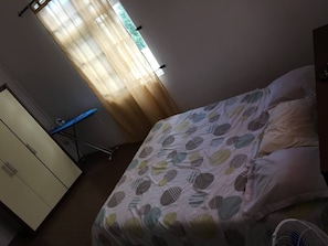 2nd bedroom with double bed