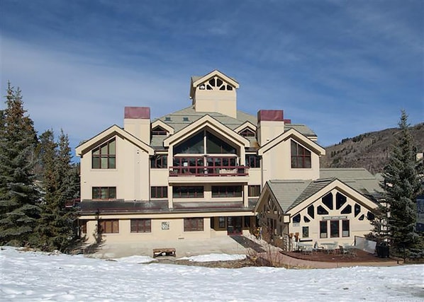 View of Strawberry Park condo from base of the Strawberry Park lift