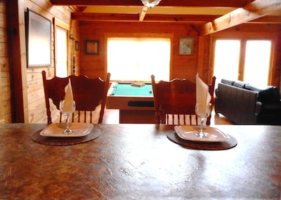 $98 THIS WEEK ONLY - LAST MIN CANCEL-HUGE HOTTUB-STUNNING VIEWS