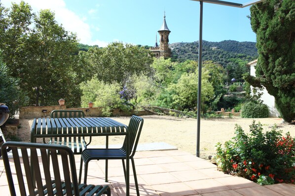 terrace, right outside living room,  with view of castel