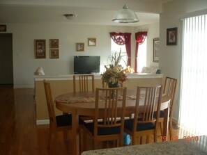 Breakfast area with view to the Family Room