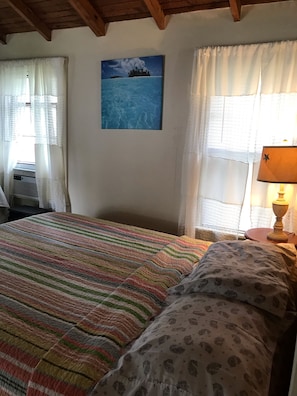 Studio w queen bed and twin pull out loveseat