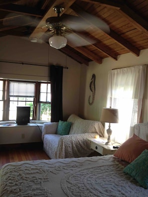 Studio cabin5