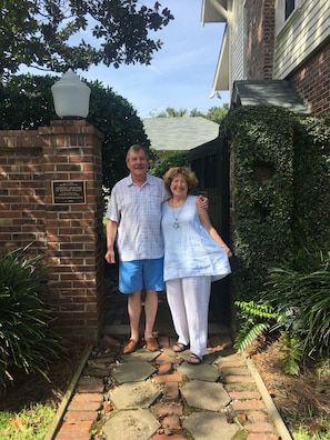 Welcome to the Historic Strachan Carriage House