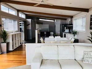 Open plan kitchen/dining/living 