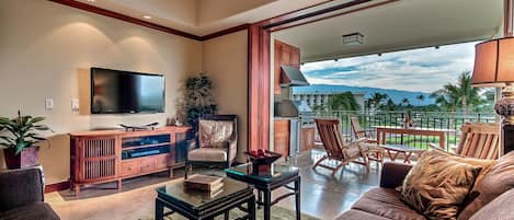 Kolea 15J Living Area and Lanai Views