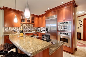 Kolea 15J Gourmet Kitchen
