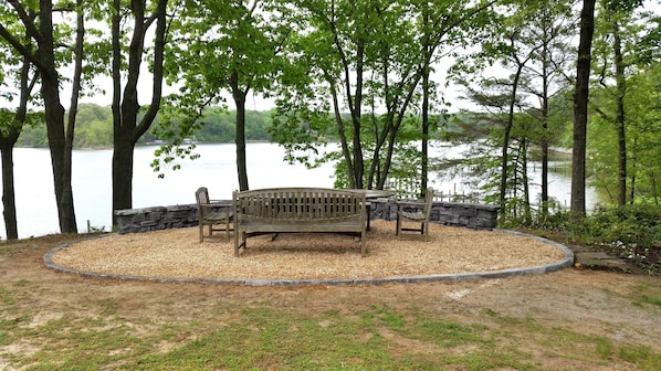 Alfresco dining on the Corrotoman River