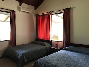 Second bedroom (2 queen beds)