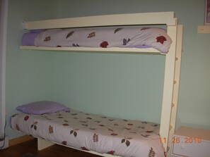 2nd bedroom has two sets of bunk beds (4 beds total), great for kids!