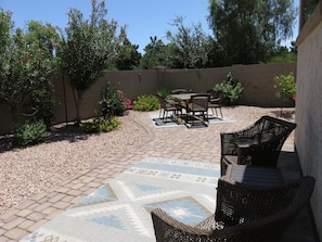 Outdoor Dining and Chat Areas
