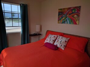 convertible king-size bed - main bedroom 
