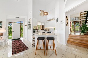 Well equipped kitchen and coffee machine 