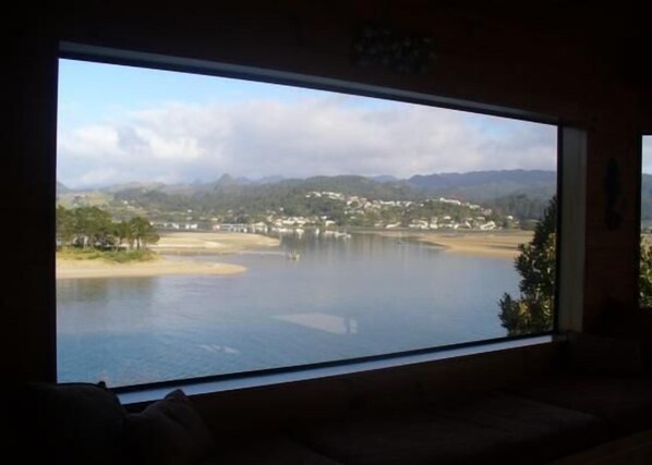 Picture window