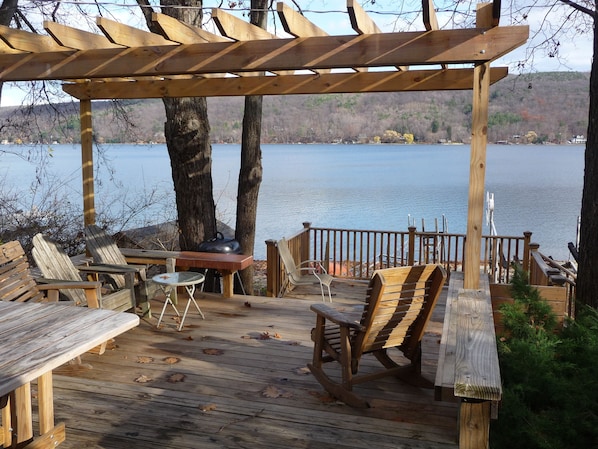 Trilevel deck with expansive views
up, down, and across lake