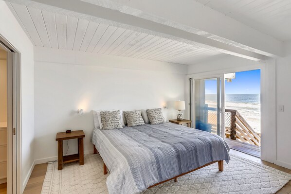 queen bedroom