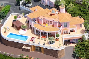 Villa from the Sky showing heated pool, independent guest apartment & chalet
