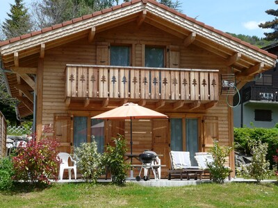 "MAPILOU" chalet independiente, tranquilo, terraza y amplio jardín
