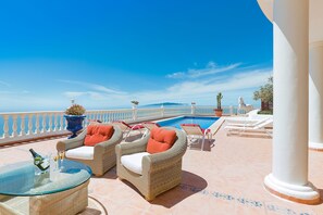 Enjoy the huge 750m2 terrace with Sonos sound system looking across to La Gomera