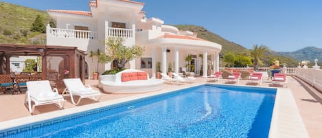 Villa Monaco heated private swimming pool, panoramic sea views 750m2 terrace