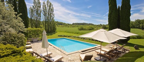 Large heated pool with beautiful surroundings and no neighbours