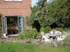 Garden looking into kitchen