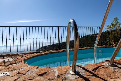 Casa con piscina privada, impresionantes vistas