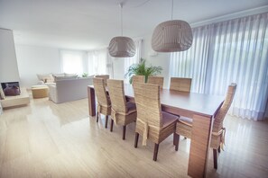 Dining room with extendable table