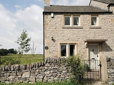 2 Bedroom Luxury Cottage close to Bakewell, in the stunning Peak District