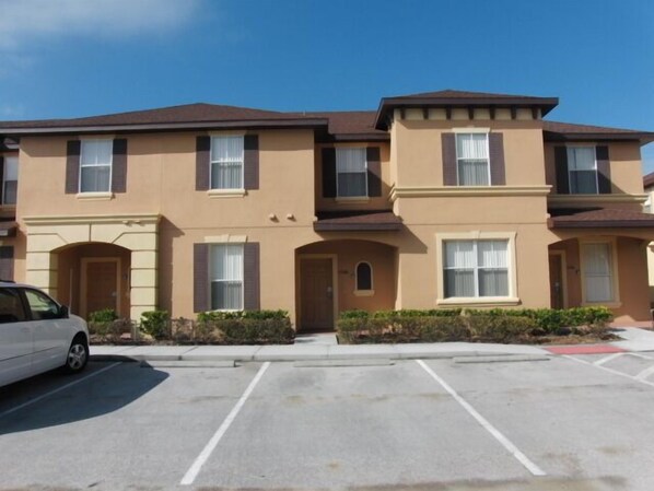 4 Bedroom / 3 Bathroom Townhouse