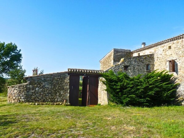 Vue d'ensemble de notre maison, depuis l'extérieur