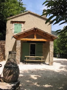 country holiday home - St-Mélany