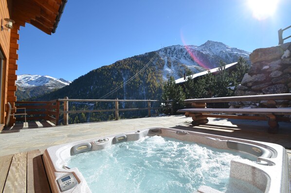 Bain à remous extérieur